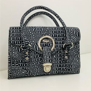 Lacoste Retired, **Rare **. Satchel Handbag..👜